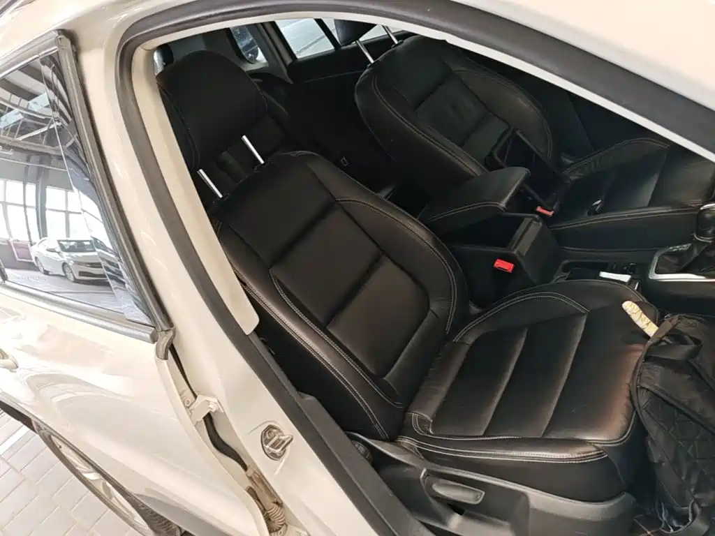Volkswagen Tiguan 2019 — фото 25