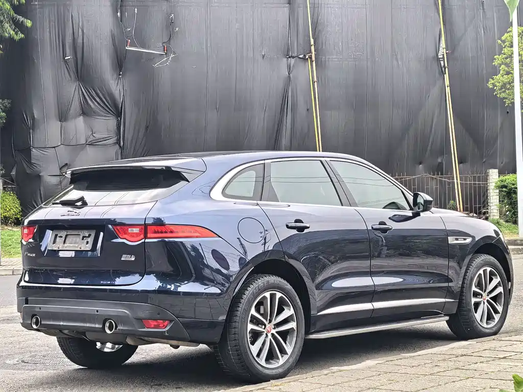 Jaguar F-PACE 2017