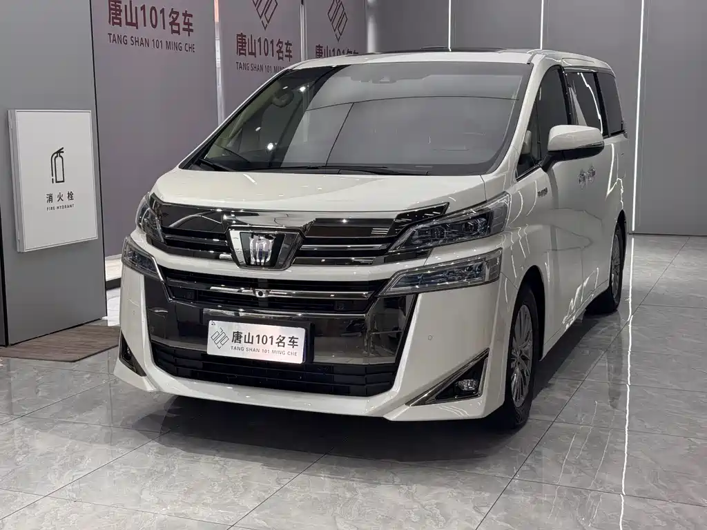 Toyota Vellfire 2022 — фото 1