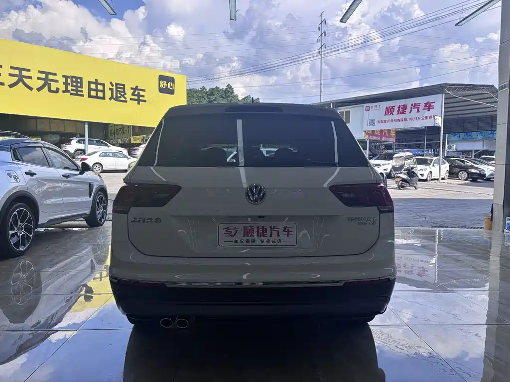 Volkswagen Tiguan L 2018 — фото 11