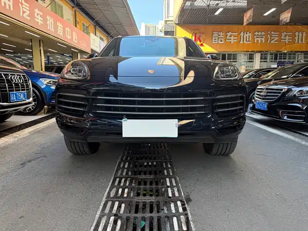 Porsche Cayenne 2021