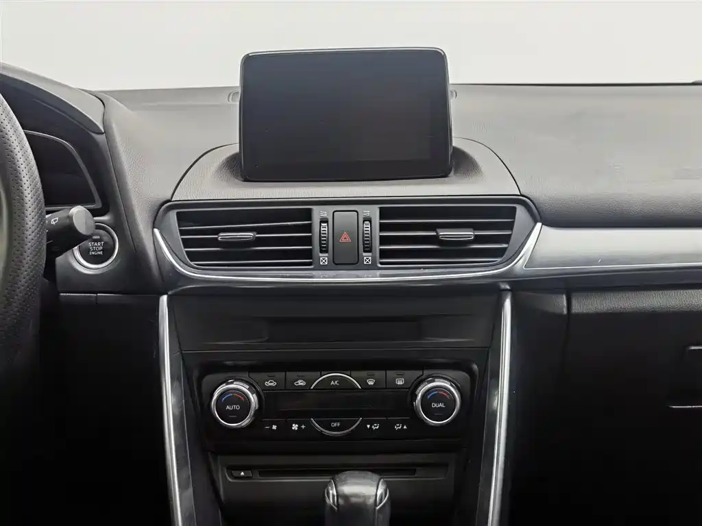 Mazda CX-4 2016 — фото 12