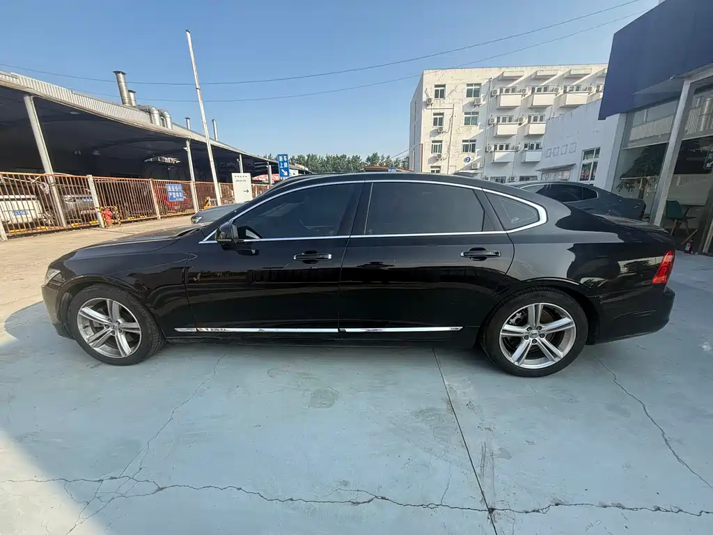 Volvo S90 2019 — фото 17