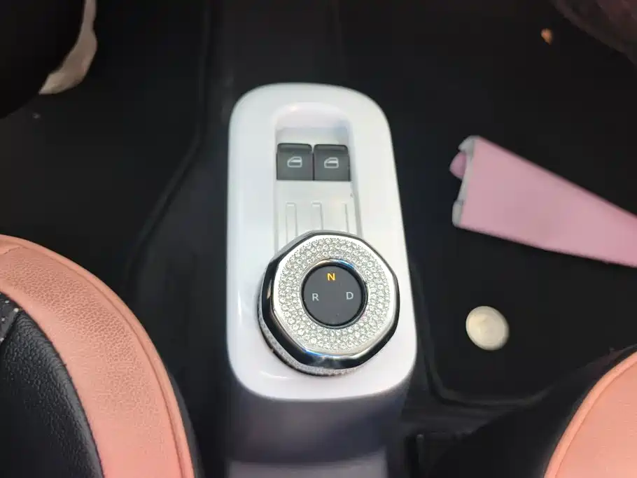 Geely Galaxy Panda 2025 — фото 16