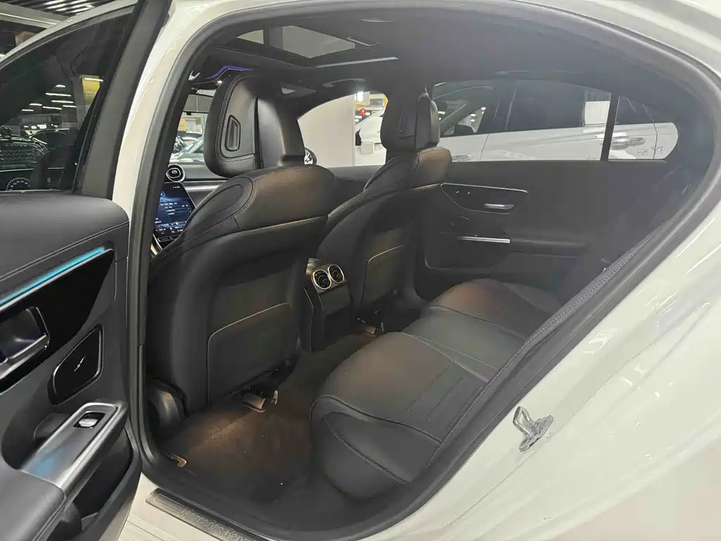 Mercedes-Benz C-Class 2022 — фото 11