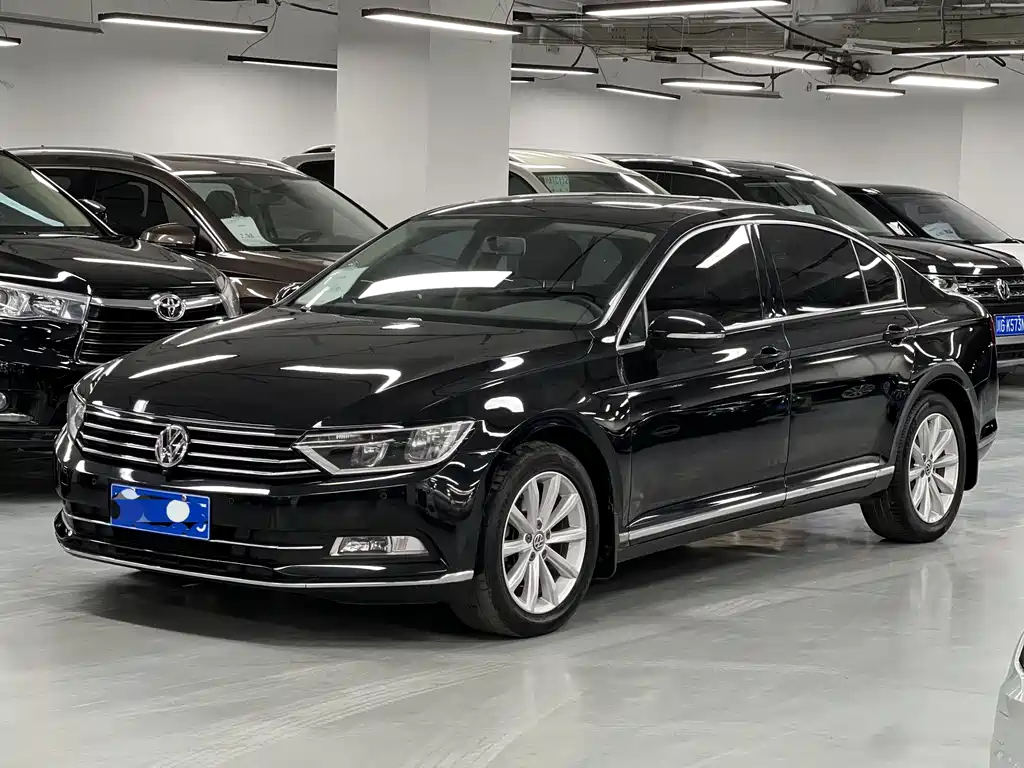 Volkswagen Magotan 2018 — фото 1