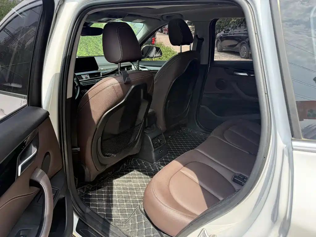BMW X1 New Energy 2020 — фото 10