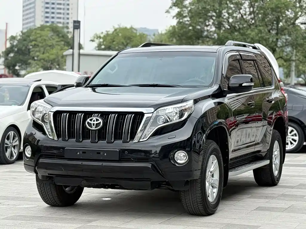 Toyota Prado 2016 — фото 1