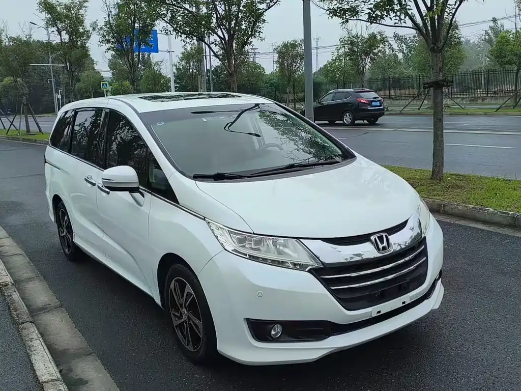 Honda Odyssey 2016 — фото 1