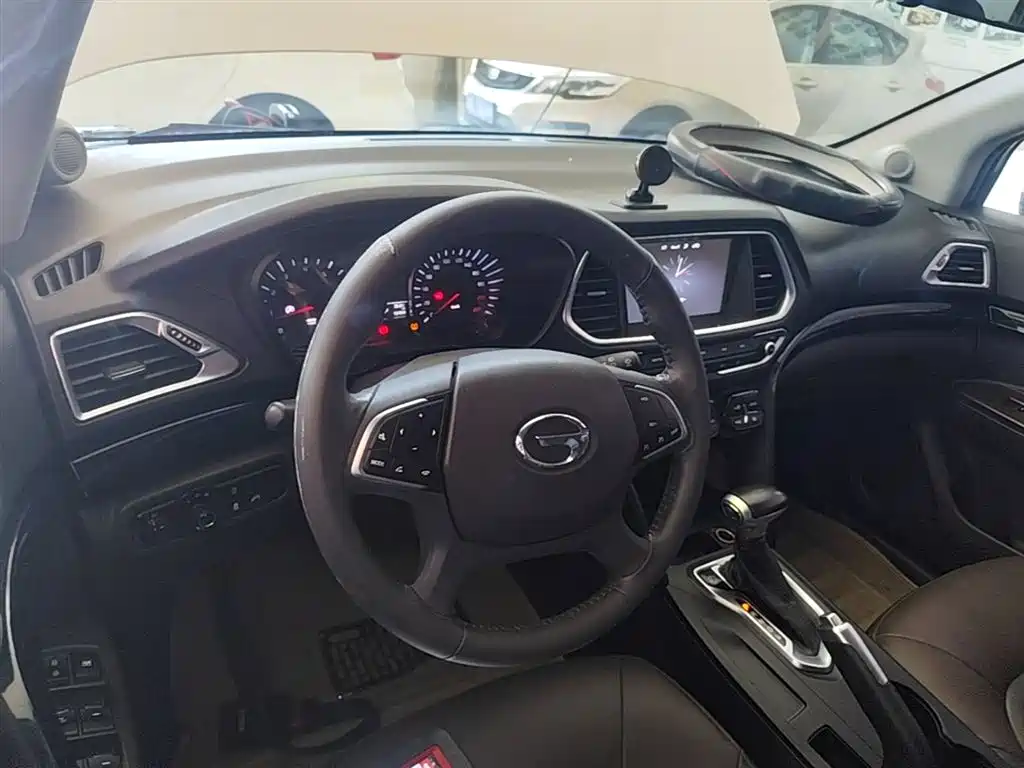 GAC Motor Trumpchi GS4 2015 — фото 10
