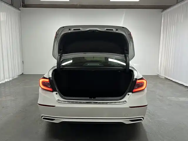 Honda Accord 2021 — фото 10