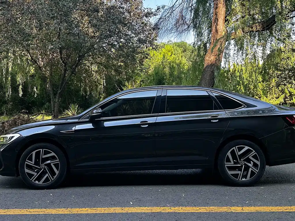Volkswagen Sagitar 2024