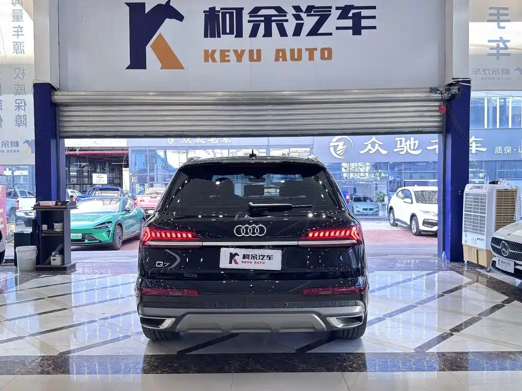 Audi Q7 2024 — фото 14