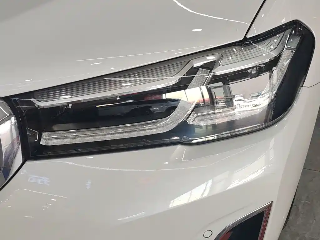 BMW 5 Series 2021 — фото 10