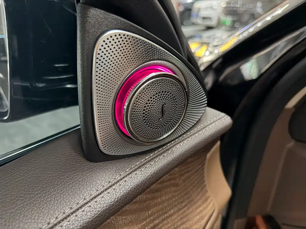 Mercedes-Benz E-Class 2020 — фото 9