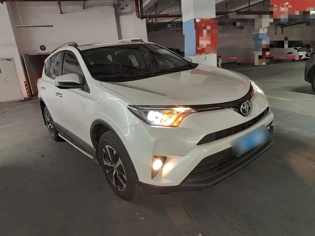 Toyota RAV4 2019 — фото 4