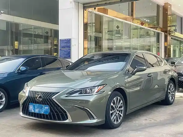 Lexus ES 2023