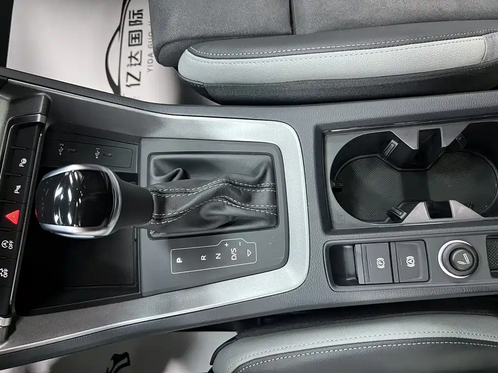 Audi Q3 2023 — фото 14
