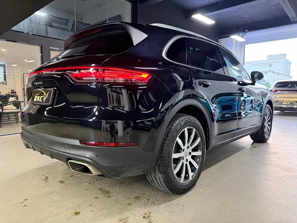 Porsche Cayenne 2018 — фото 14