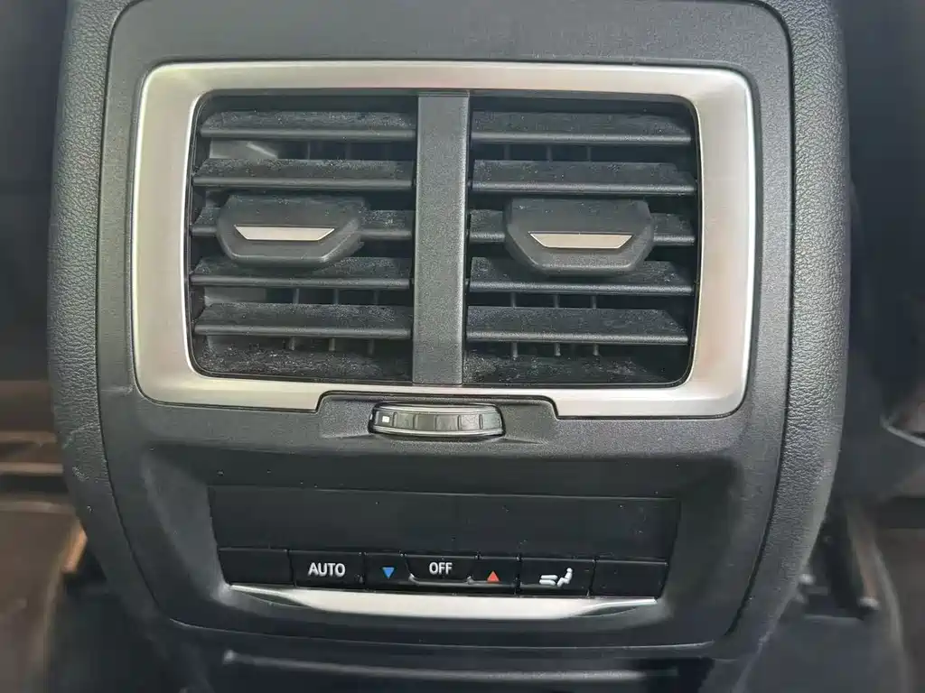 BMW iX3 2023 — фото 11