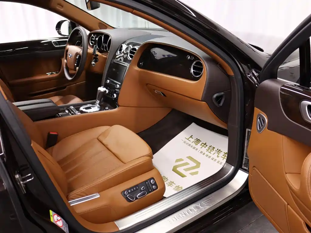 Bentley Flying Spur 2012 — фото 16