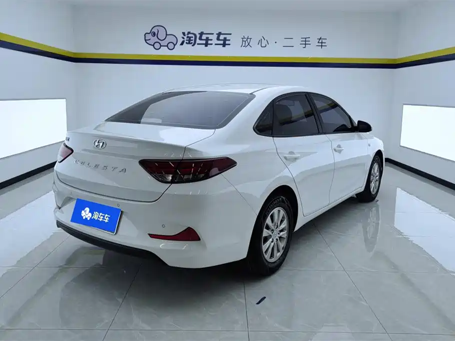 Hyundai Elantra 2022 — фото 3