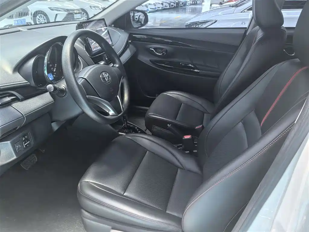 Toyota Yaris L 2021 — фото 14