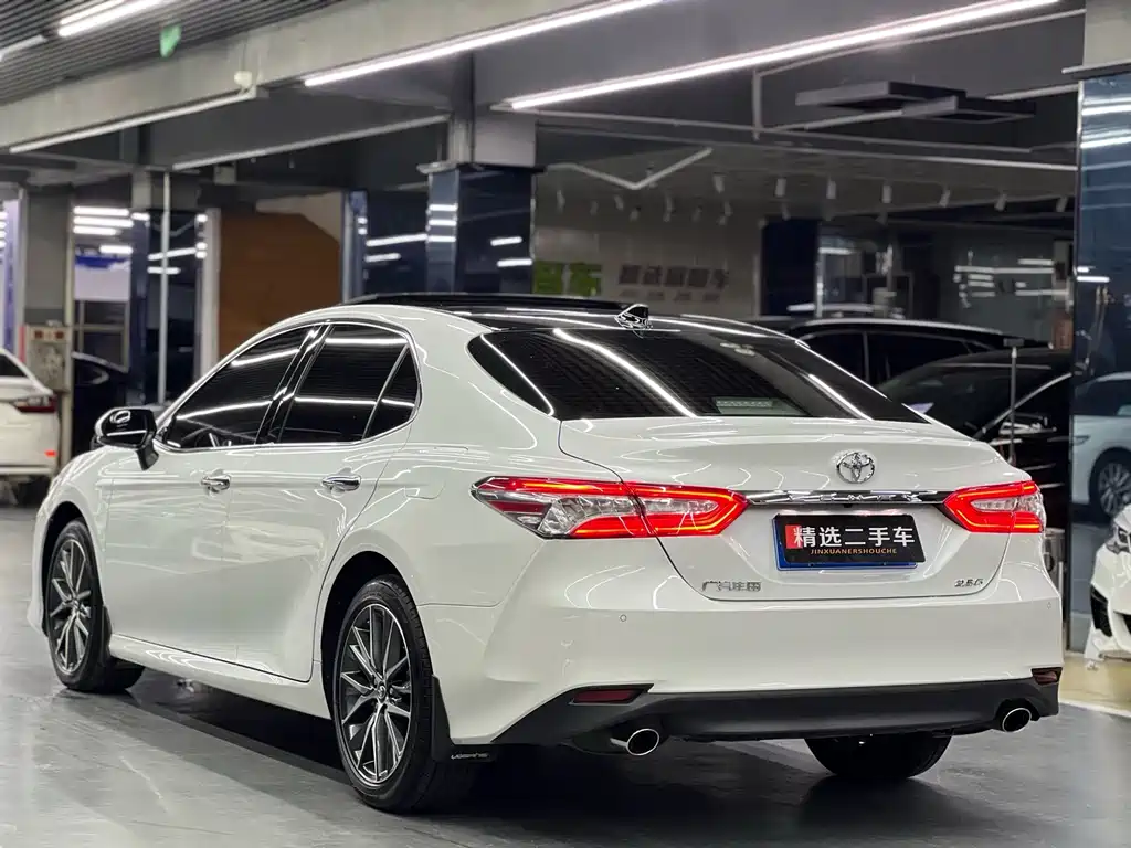 Toyota Camry 2021