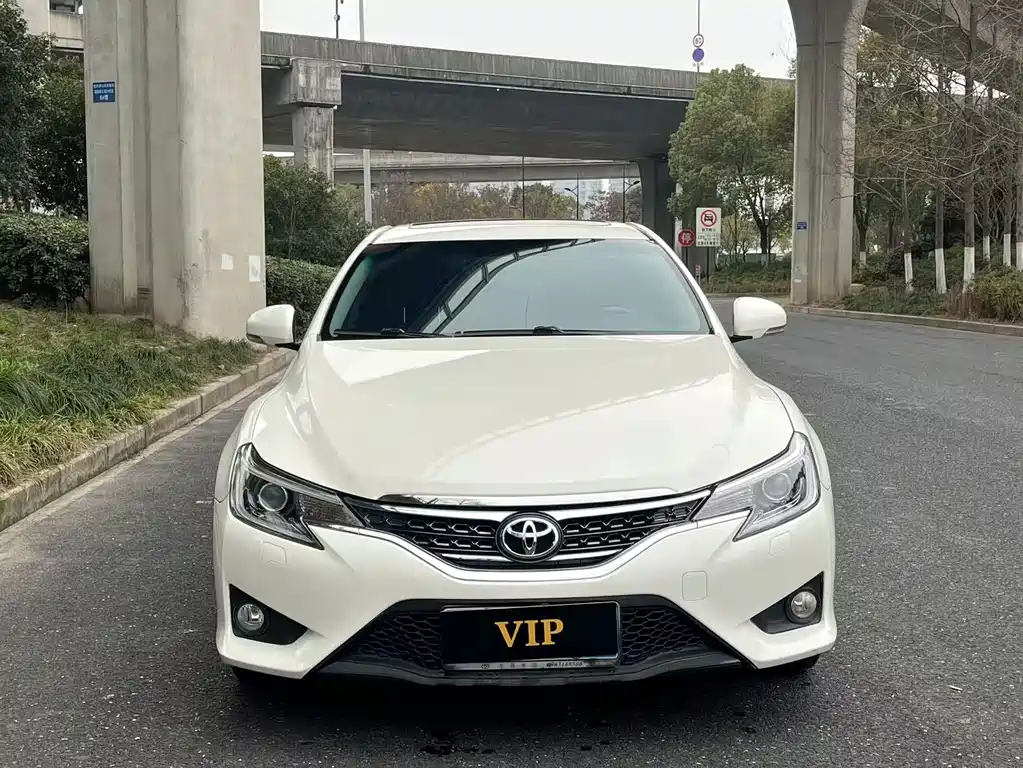 Toyota Reiz 2016 — фото 14