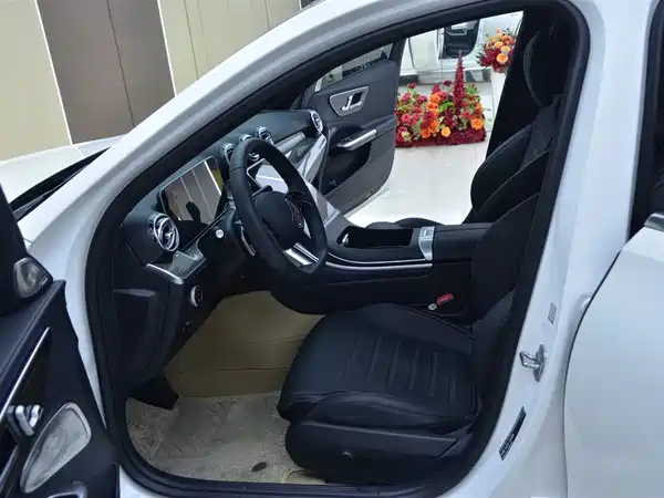 Mercedes-Benz C-Class 2024