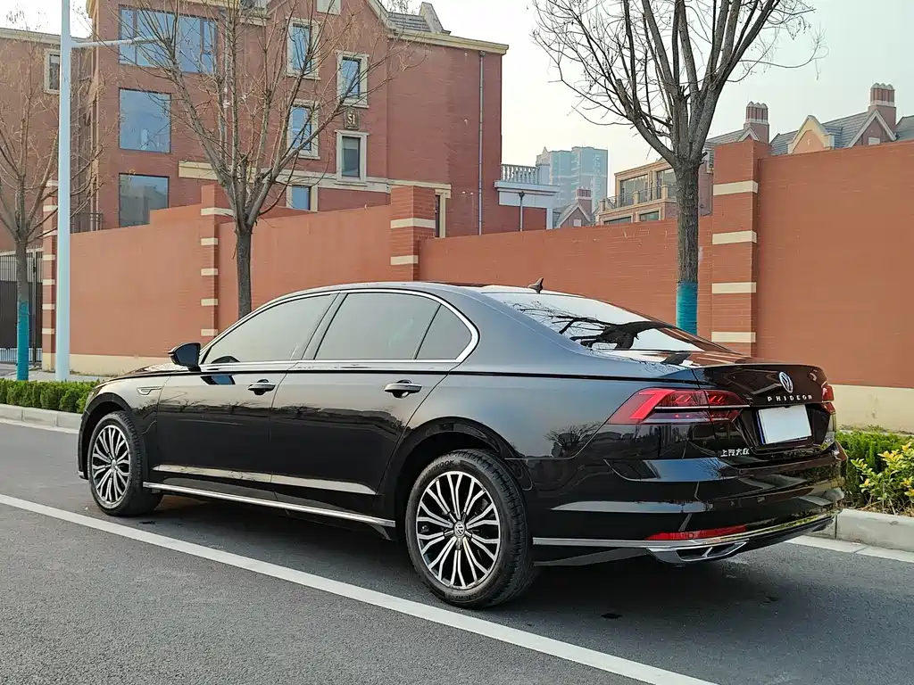 Volkswagen Phideon 2020 — фото 31