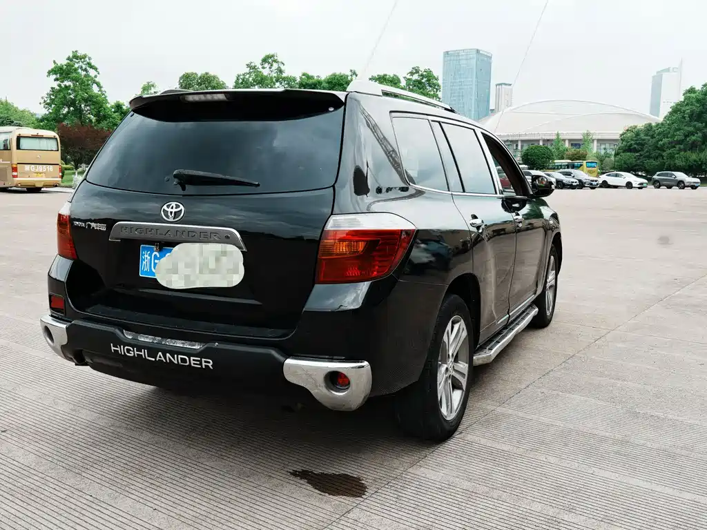 Toyota Highlander 2011 — фото 6