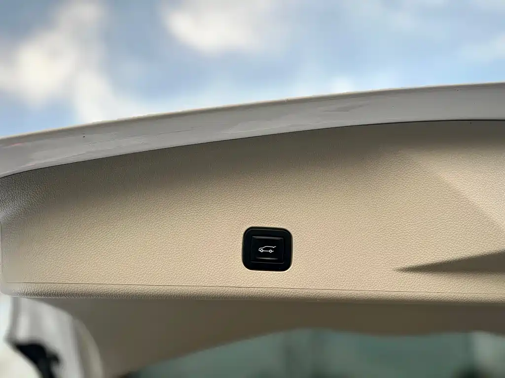 Cadillac SRX 2013 — фото 23