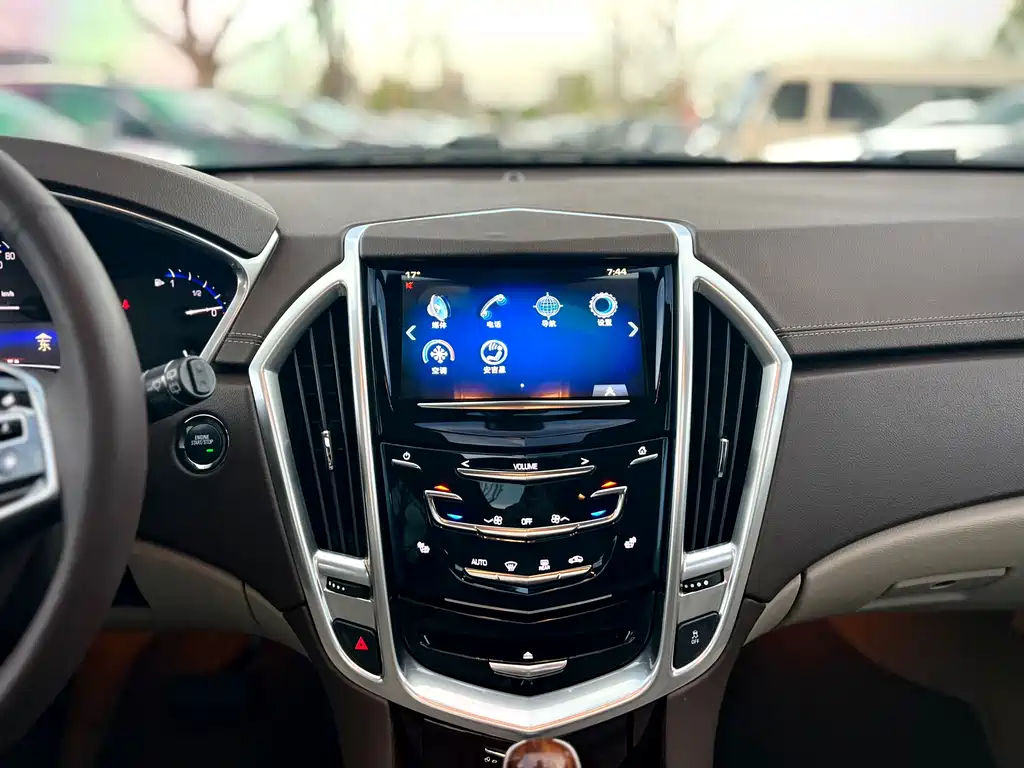 Cadillac SRX 2013 — фото 14