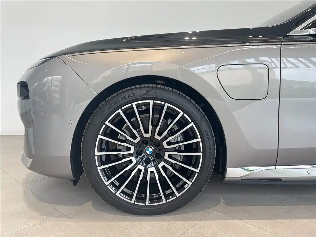 BMW i7 2024 — фото 16