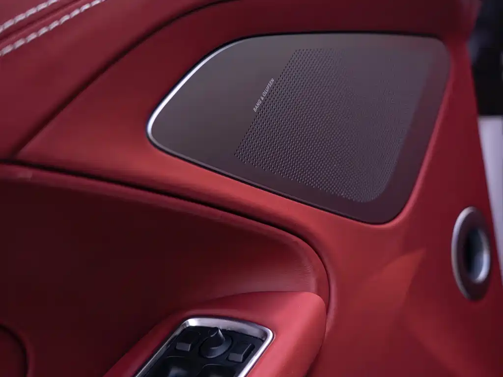 Aston Martin Vanquish 2014 — фото 10