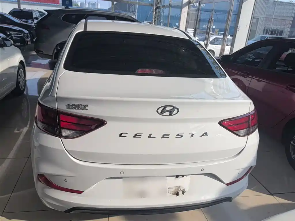 Hyundai Elantra 2018 — фото 6