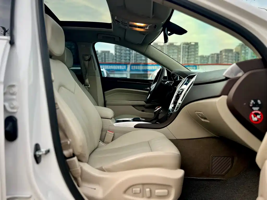 Cadillac SRX 2013 — фото 28