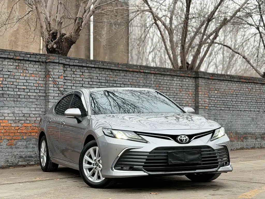 Toyota Camry 2022 — фото 3