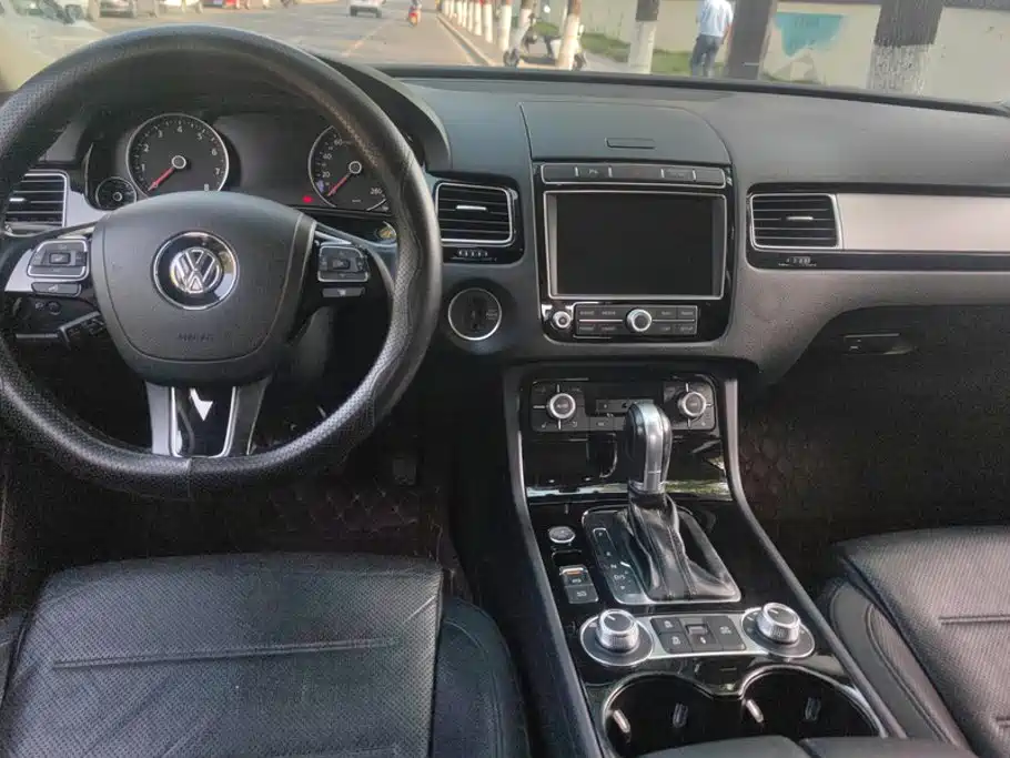 Volkswagen Touareg 2019 — фото 12