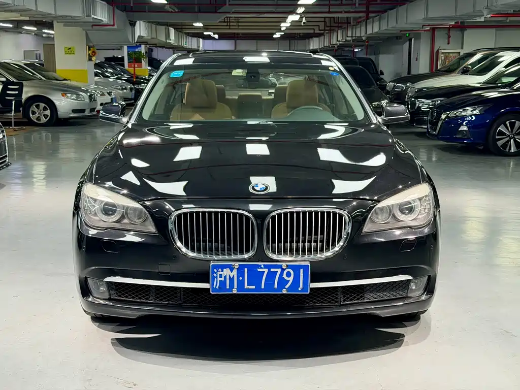 BMW 7 Series 2012 — фото 2