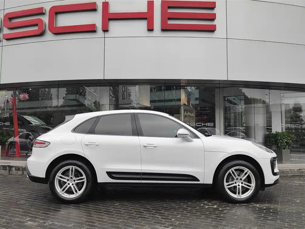 Porsche Macan 2024 — фото 17