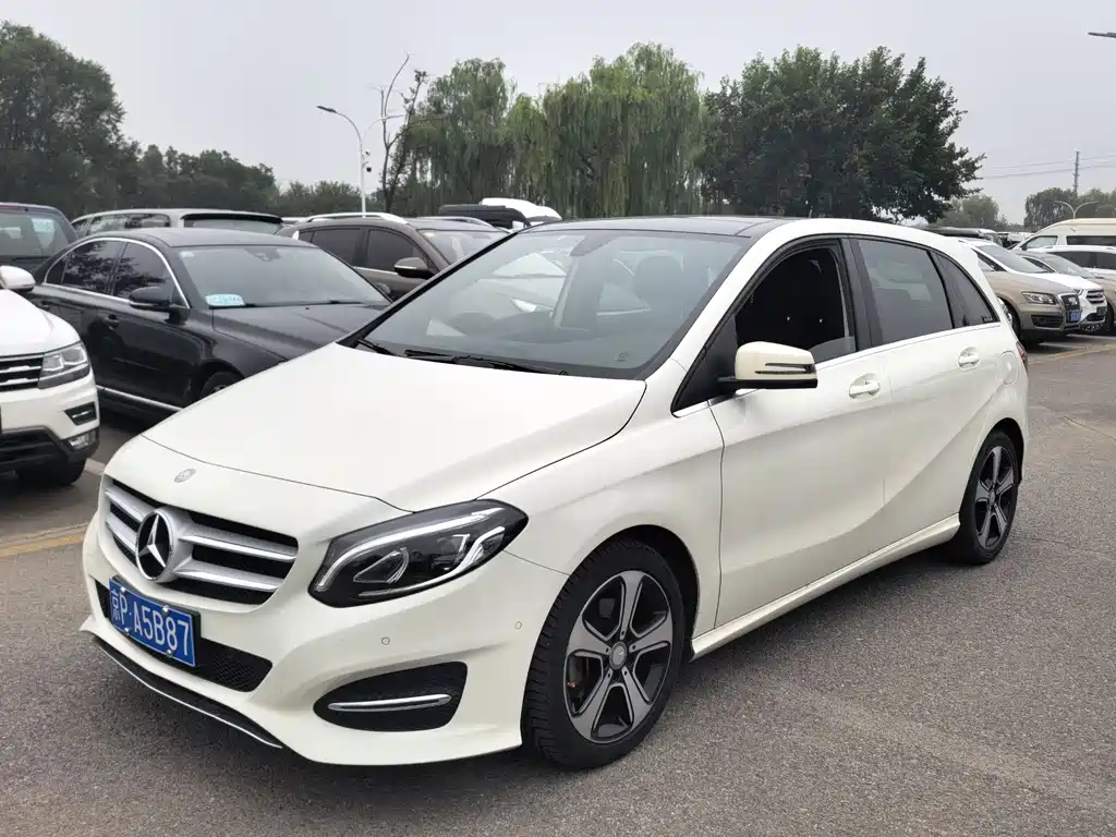 Mercedes-Benz B-Class 2016 — фото 1