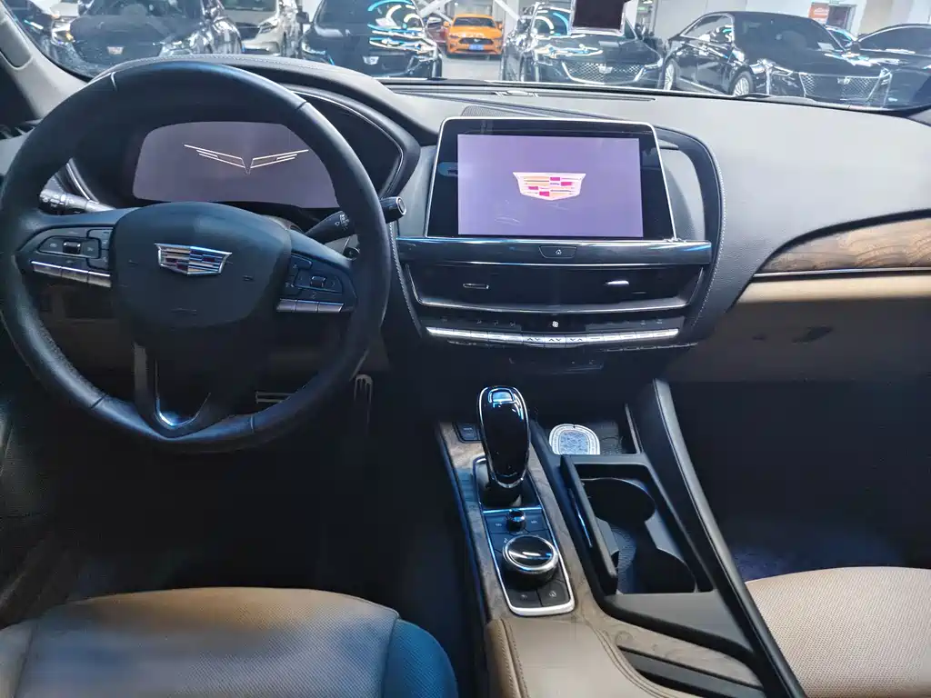 Cadillac CT5 2022 — фото 13