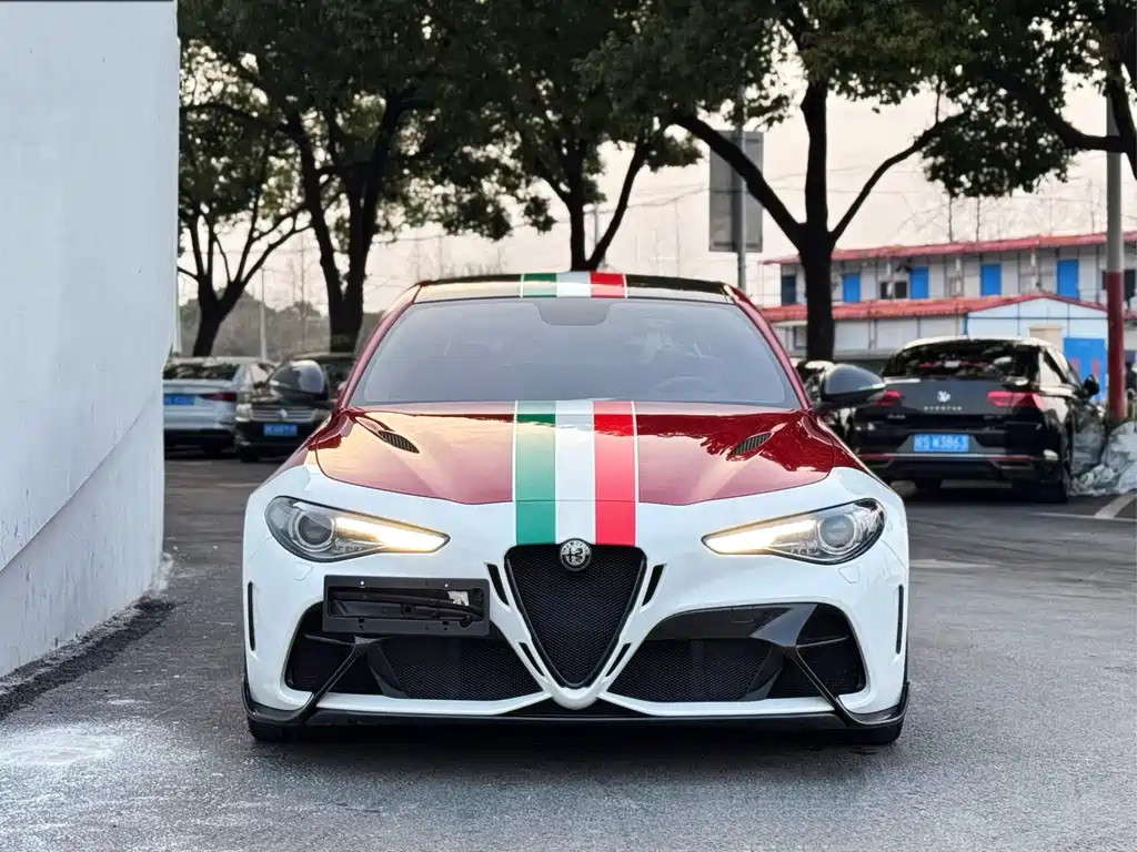 Alfa Romeo Giulia 2023 — фото 6