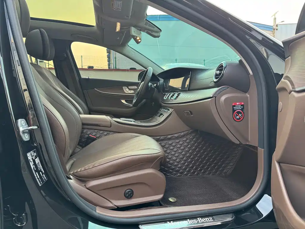 Mercedes-Benz E-Class 2019 — фото 13