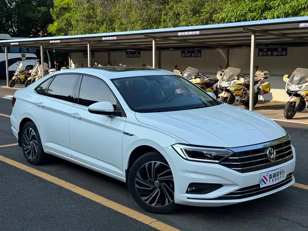 Volkswagen Sagitar 2021