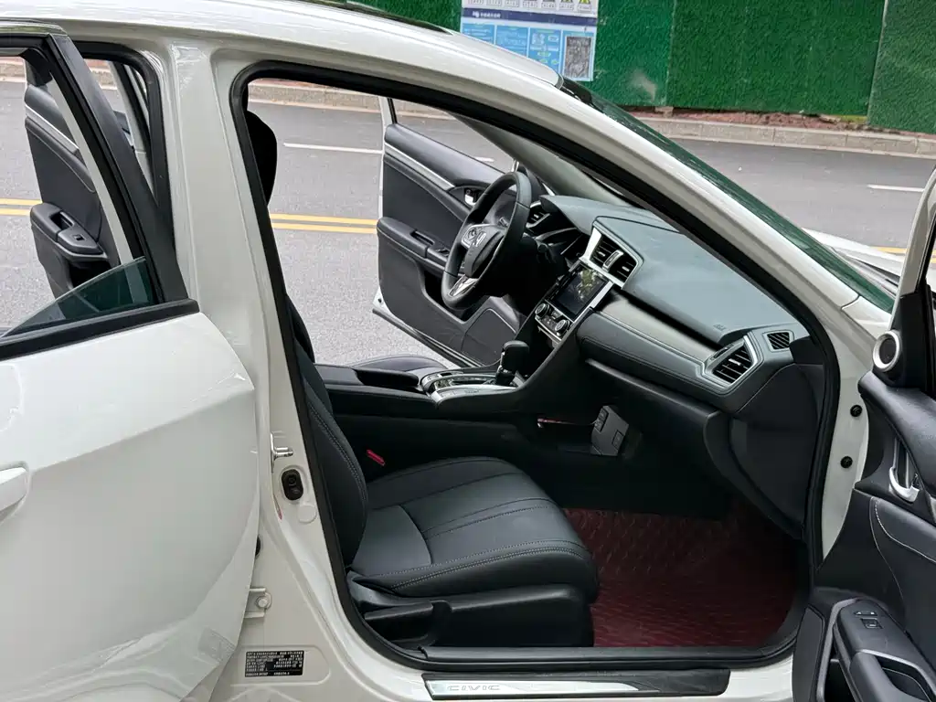 Honda Civic 2017 — фото 12