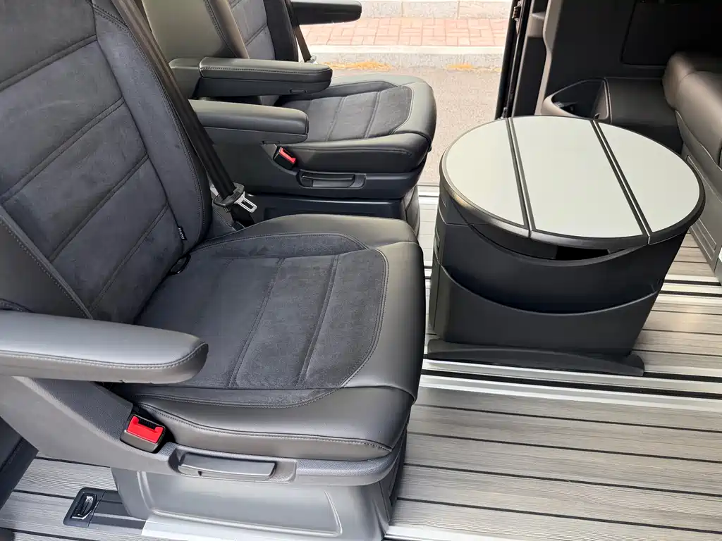 Volkswagen Multivan 2019 — фото 19