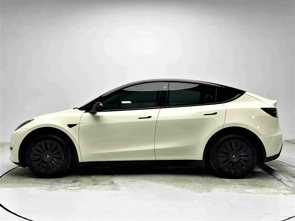 Tesla Model Y 2023 — фото 20